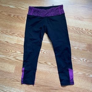 Never worn lululemon legging capris.